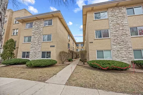 410 Wisconsin Ave #503, Oak Park, IL 60302