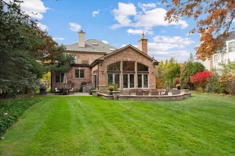 Exterior - 985 Pine Tree Ln, Winnetka, IL 60093 photo 4 of 12