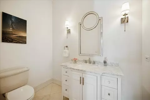 Bath - 985 Pine Tree Ln, Winnetka, IL 60093 photo 1 of 6