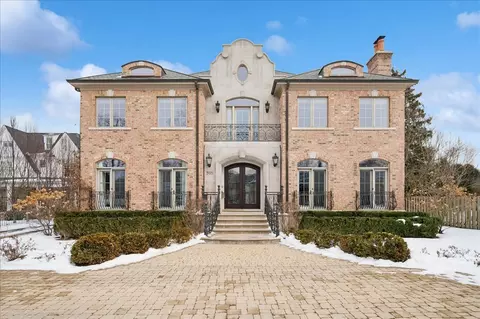 985 Pine Tree Ln, Winnetka, IL 60093