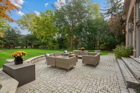 Exterior - 985 Pine Tree Ln, Winnetka, IL 60093 photo 5 of 12