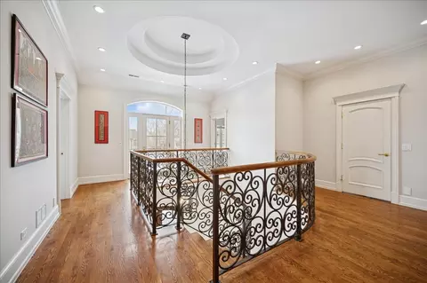Entry Way - 985 Pine Tree Ln, Winnetka, IL 60093 photo 4 of 4