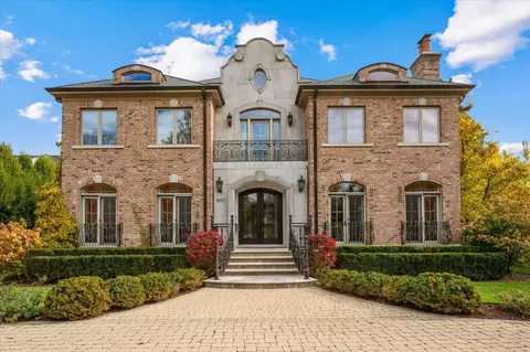 Exterior - 985 Pine Tree Ln, Winnetka, IL 60093 photo 11 of 12