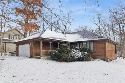 320 Garfield Ave, New Lenox, IL 60451