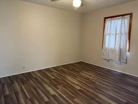 Bedroom - 1516 Triangle St, Mount Vernon, IL 62864 photo 1 of 8
