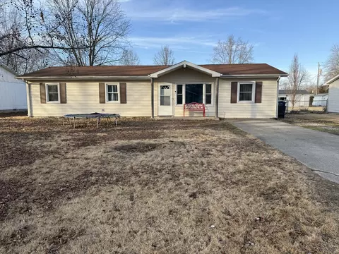 1516 Triangle St, Mount Vernon, IL 62864