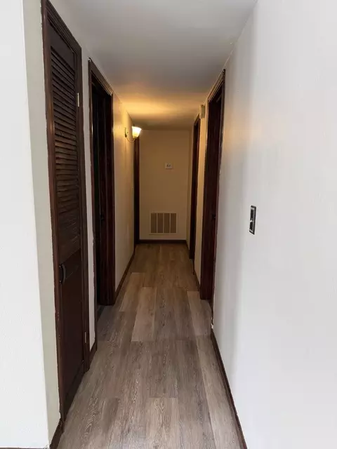 Entry Way - 1516 Triangle St, Mount Vernon, IL 62864 photo 1 of 2