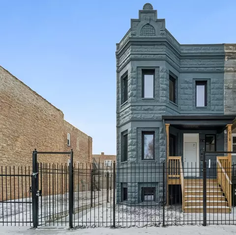818 S Karlov Ave, Chicago, IL 60624