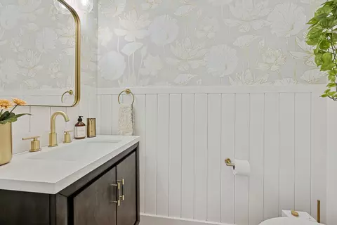 Bath - 1605 Elmdale Ave, Glenview, IL 60026 photo 1 of 6