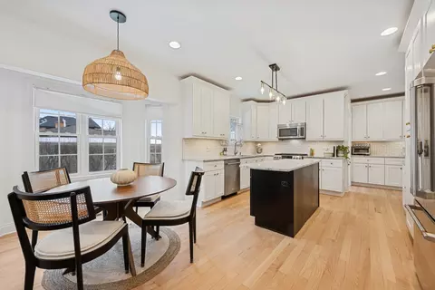 Kitchen - 1605 Elmdale Ave, Glenview, IL 60026 photo 6 of 6