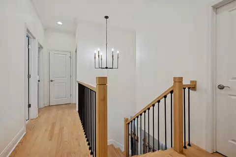 Entry Way - 1605 Elmdale Ave, Glenview, IL 60026 photo 3 of 4