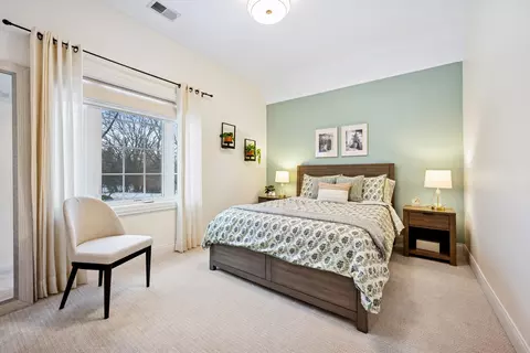 Bedroom - 1605 Elmdale Ave, Glenview, IL 60026 photo 4 of 5