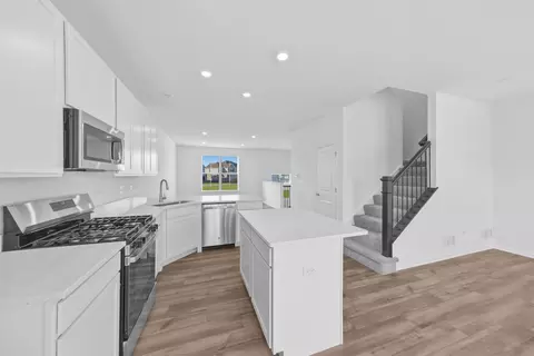 Kitchen - 1254 Glenmont St, Algonquin, IL 60102 photo 1 of 1