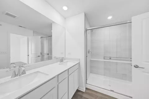 Bath - 1254 Glenmont St, Algonquin, IL 60102 photo 1 of 2