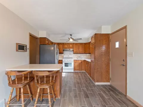 Kitchen - 2350 31st St, Moline, IL 61265 photo 2 of 6