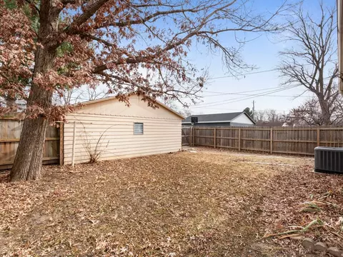 Exterior - 2350 31st St, Moline, IL 61265 photo 5 of 7