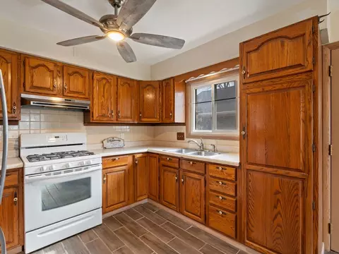 Kitchen - 2350 31st St, Moline, IL 61265 photo 5 of 6