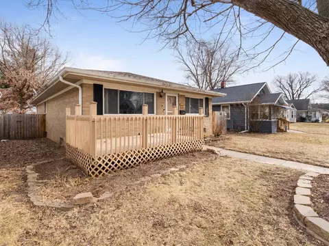 Exterior - 2350 31st St, Moline, IL 61265 photo 1 of 7