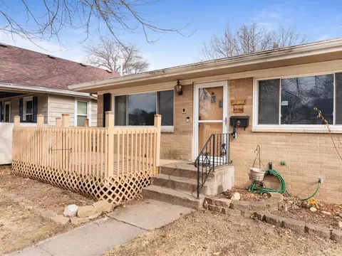 Exterior - 2350 31st St, Moline, IL 61265 photo 2 of 7