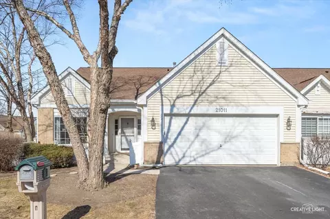 21011 W Snowberry Ct, Plainfield, IL 60544