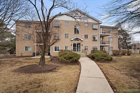 1258 Chalet Rd #201, Naperville, IL 60563