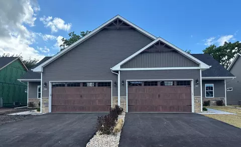 609 Anjali Ct #L, Sycamore, IL 60178