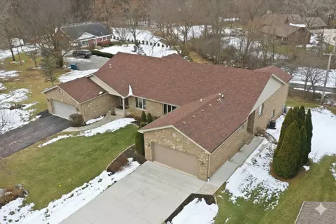 3688 Warwick Dr, Crete, IL 60417