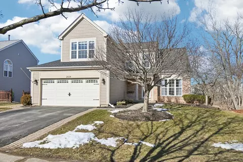 2834 Forestview Dr, Carpentersville, IL 60110