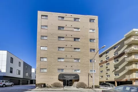 7449 Washington St #206, Forest Park, IL 60130