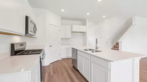 Kitchen - 2663 Camelback Dr, Pingree Grove, IL 60140 photo 3 of 7