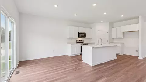 Kitchen - 2663 Camelback Dr, Pingree Grove, IL 60140 photo 4 of 7