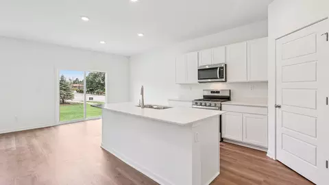 Kitchen - 2663 Camelback Dr, Pingree Grove, IL 60140 photo 2 of 7