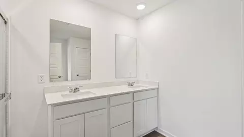 Bath - 2663 Camelback Dr, Pingree Grove, IL 60140 photo 3 of 9