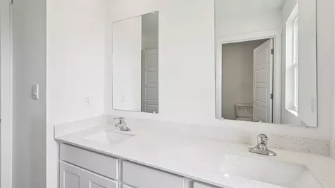 Bath - 2663 Camelback Dr, Pingree Grove, IL 60140 photo 4 of 9