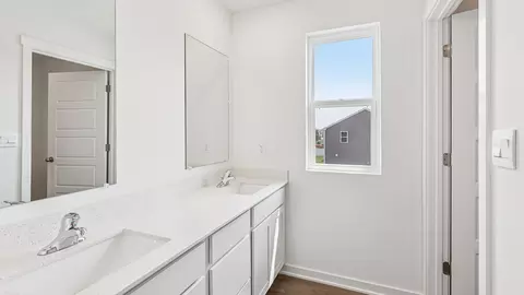 Bath - 2663 Camelback Dr, Pingree Grove, IL 60140 photo 6 of 9