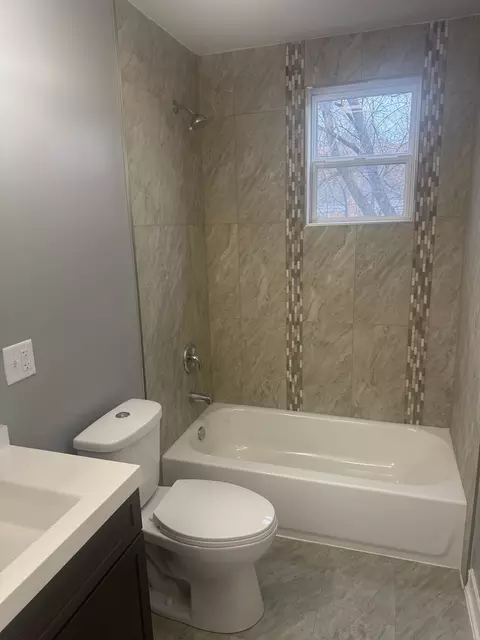 Bath - 343 E 119th St, Chicago, IL 60628 photo 1 of 3