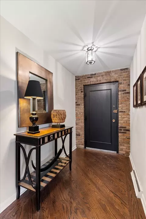Entry Way - Undisclosed, Chicago, IL 60657 photo 1 of 1