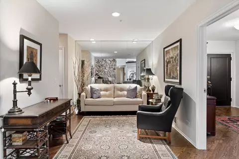 Living - Undisclosed, Chicago, IL 60657 photo 4 of 5