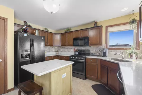 Kitchen - 1401 Rolling Pass, Beecher, IL 60401 photo 3 of 3