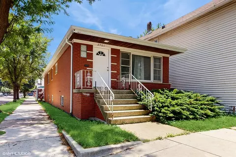 2701 S Hillock Ave, Chicago, IL 60608