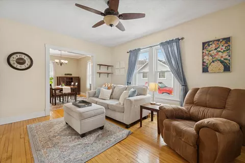 Living - 21 Division St, Algonquin, IL 60102 photo 2 of 2