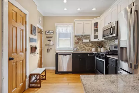 Kitchen - 21 Division St, Algonquin, IL 60102 photo 2 of 2