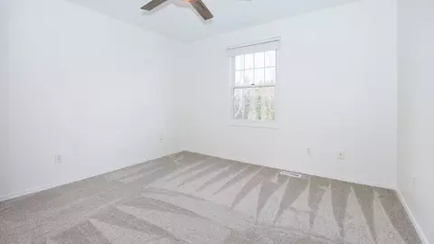 Bedroom - 38 Rounds Rd, Bloomington, IL 61704 photo 3 of 7