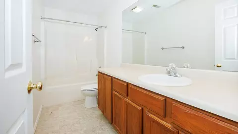 Bath - 38 Rounds Rd, Bloomington, IL 61704 photo 2 of 2