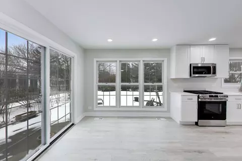Kitchen - 1137 Fieldstone Ln, Bartlett, IL 60103 photo 4 of 4