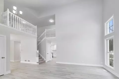 Living - 1137 Fieldstone Ln, Bartlett, IL 60103 photo 3 of 5