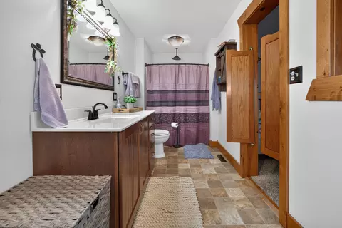Bath - 13301 Tango Rd, Bloomington, IL 61705 photo 3 of 5