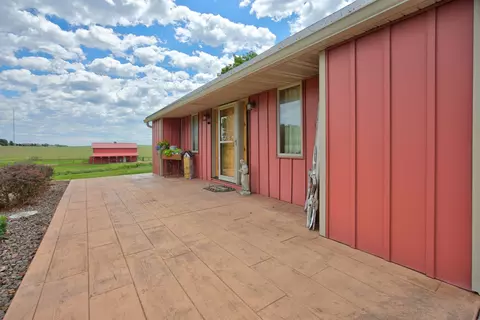 Exterior - 13301 Tango Rd, Bloomington, IL 61705 photo 3 of 29