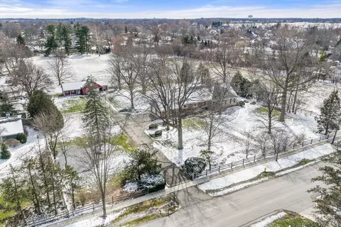 View/Area - 116 E Farnham Ln, Wheaton, IL 60189 photo 2 of 7