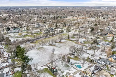 View/Area - 116 E Farnham Ln, Wheaton, IL 60189 photo 7 of 7